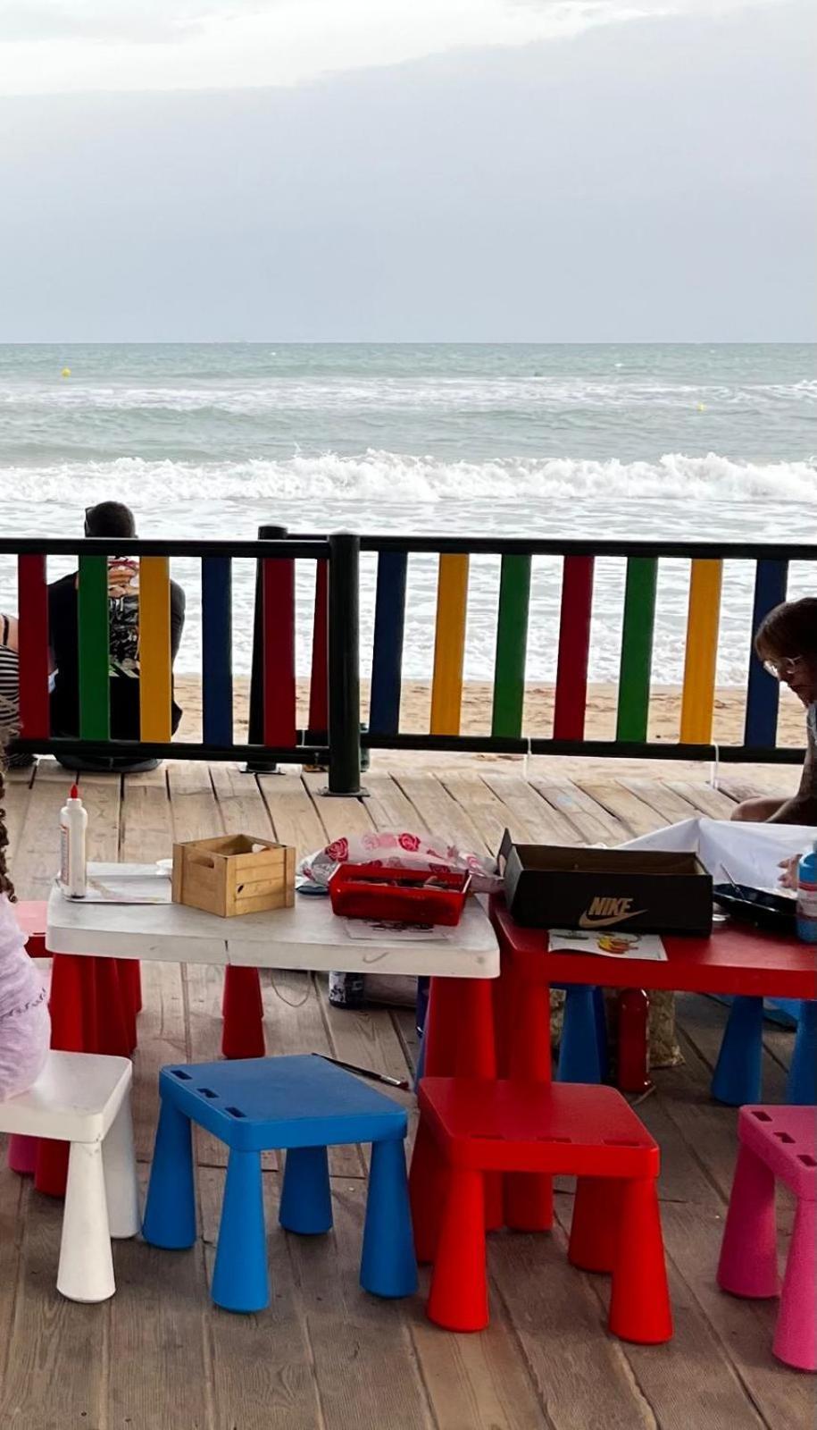Acogedor Y Amplio Apartamento Familiar A Pie De Playa كالافيل المظهر الخارجي الصورة