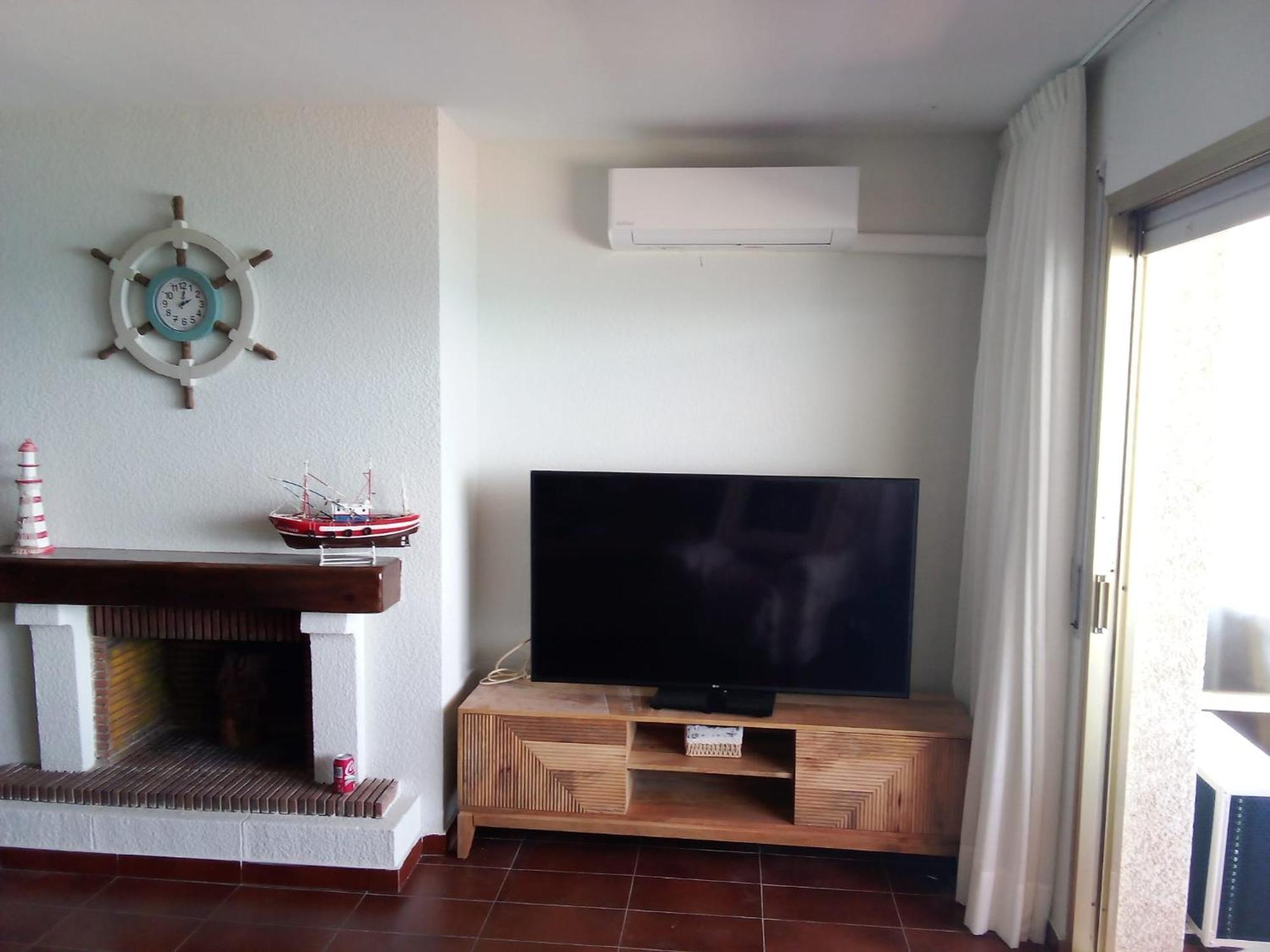 Acogedor Y Amplio Apartamento Familiar A Pie De Playa كالافيل المظهر الخارجي الصورة